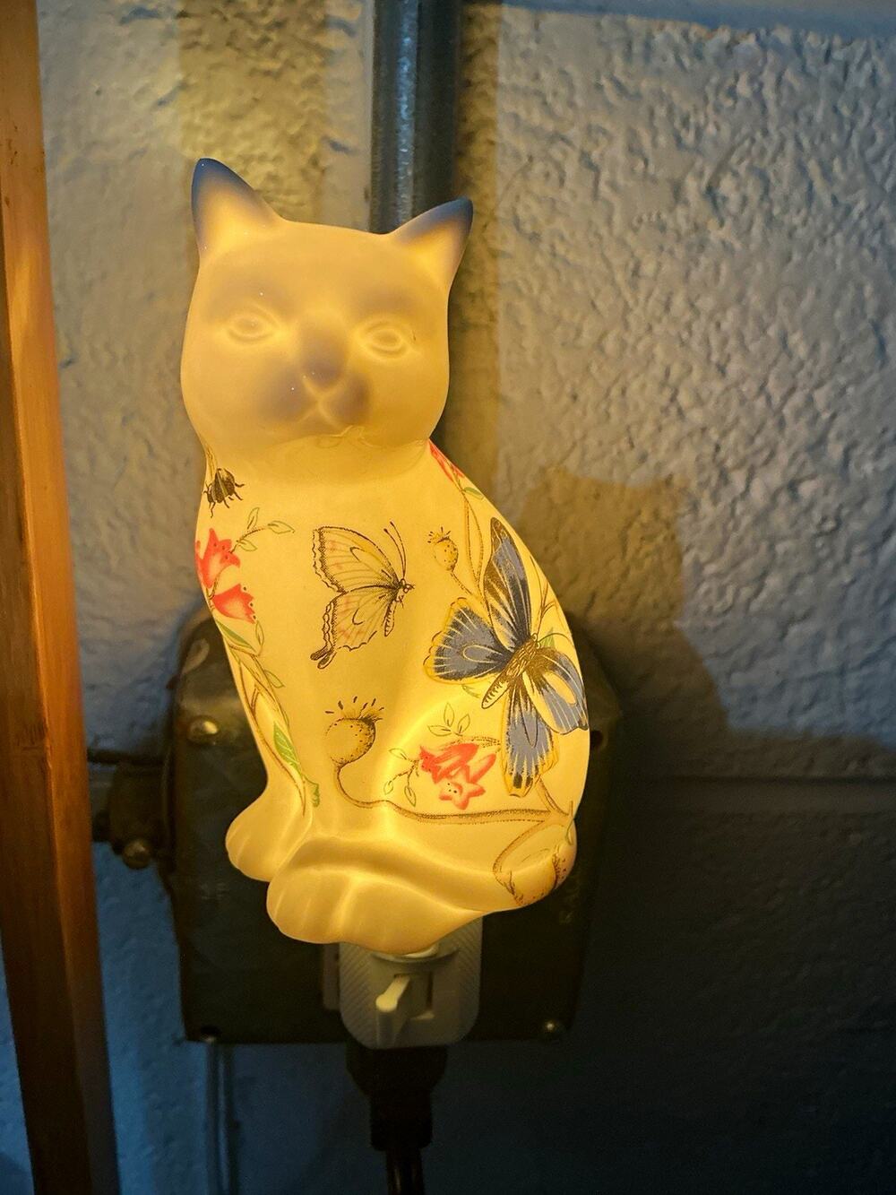 Porcelain Cat Night Light Butterfly Floral Plug In Accent Lamp Working